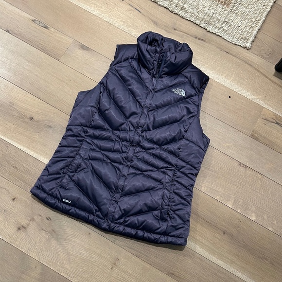 The North Face Women's Purple Quilted Down Vest EUC - Picture 2 of 11